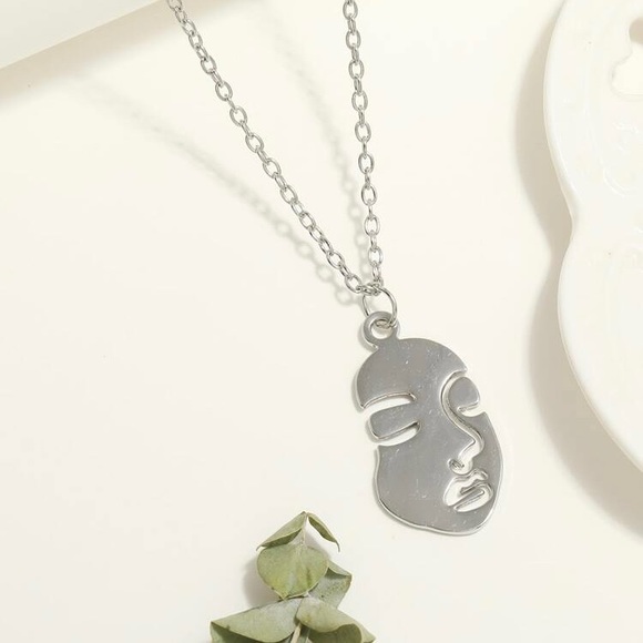3/$30 🤍 Abstract Face Necklace - Picture 2 of 3
